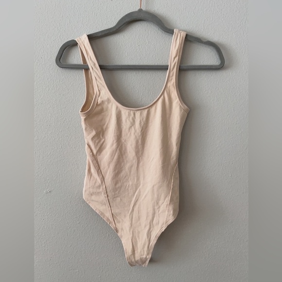 FP Movement Hot Shot scoop neck Bodysuit Tahitian Vanilla XS like new! - Picture 3 of 16